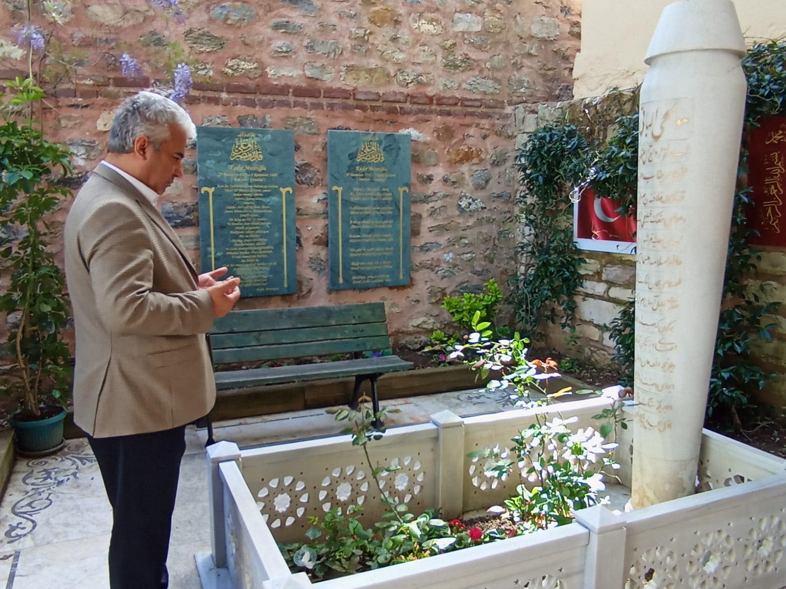 Merhum Kadir Mısıroğlu&amp;#039;nu ziyaret