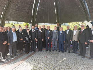 Turgut Özal&amp;#039;ı mezarı başında andık.